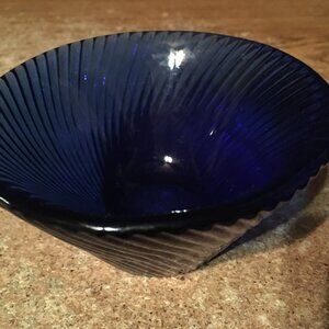 BLUE COBALT SPIRAL PATTERN BOWL 4.5"